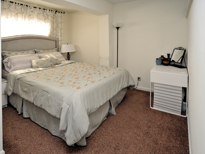 Bedroom with bed and lamps